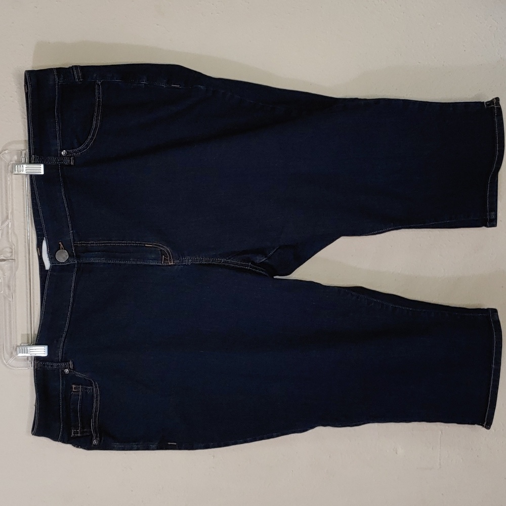 Lane Bryant Women's Size 28 Mid-Rise Pedal Pusher Length